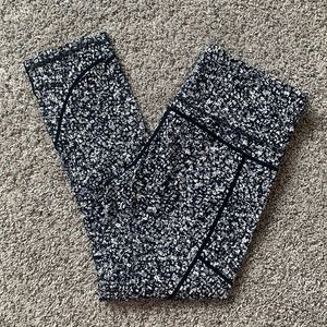 Zyia Cropped Legging with side pockets